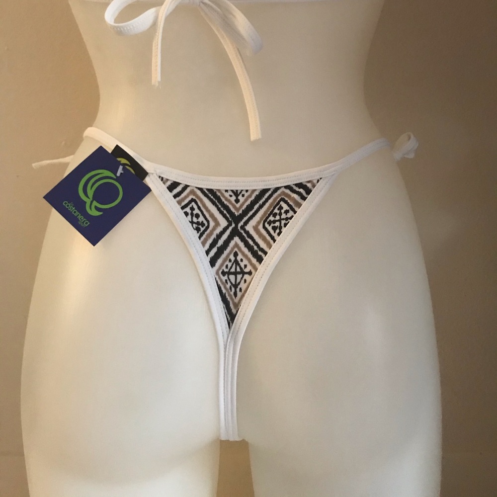 Bikini - Picture 6 of 7